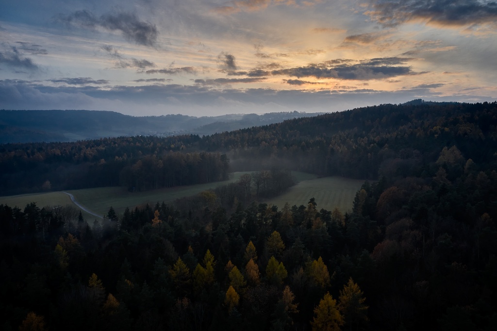Aufziehender Nebel im Schwabachtal CS-201123-0082-1.jpg