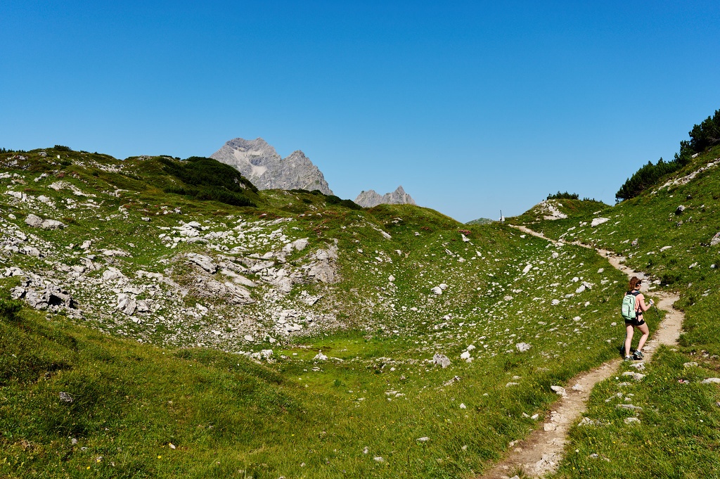 Nadine auf dem Weg zum Geißhorn CS-210814-3441-1.jpg