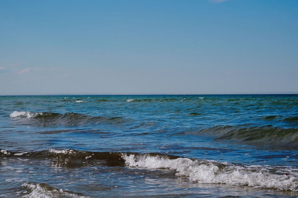 Wellen am Strand von Boltenhagen CS-240429-1489-1.jpg