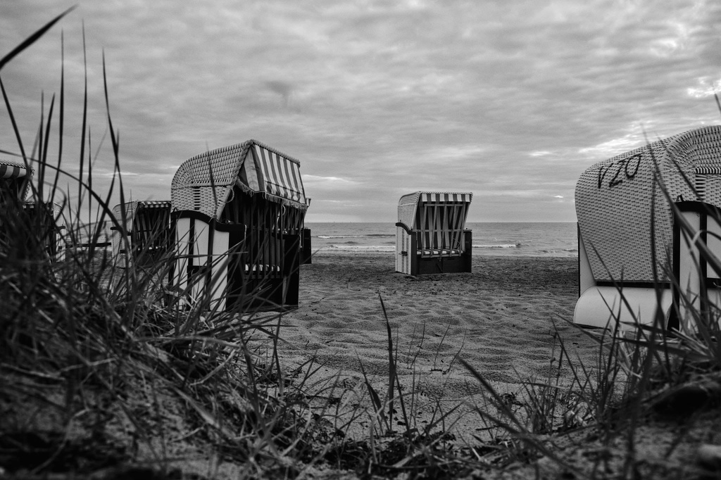 Strandkörbe in der Morgendämmerung CS-240519-6071-5.jpg